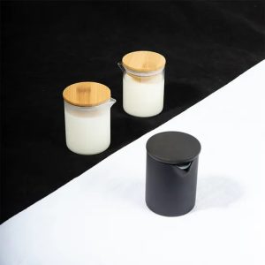 Customizable Wholesale Exquisite Home Decoration Transparent Glass Massage Candle Jar with Spout and Lid