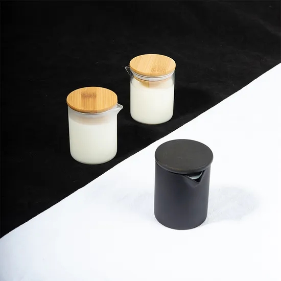 Customizable Wholesale Exquisite Home Decoration Transparent Glass Massage Candle Jar with Spout and Lid