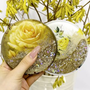 Gift Factory Station mainly offers customized gift products such as headphone cases, acrylic craft gifts, phone cases, and phone lanyards.